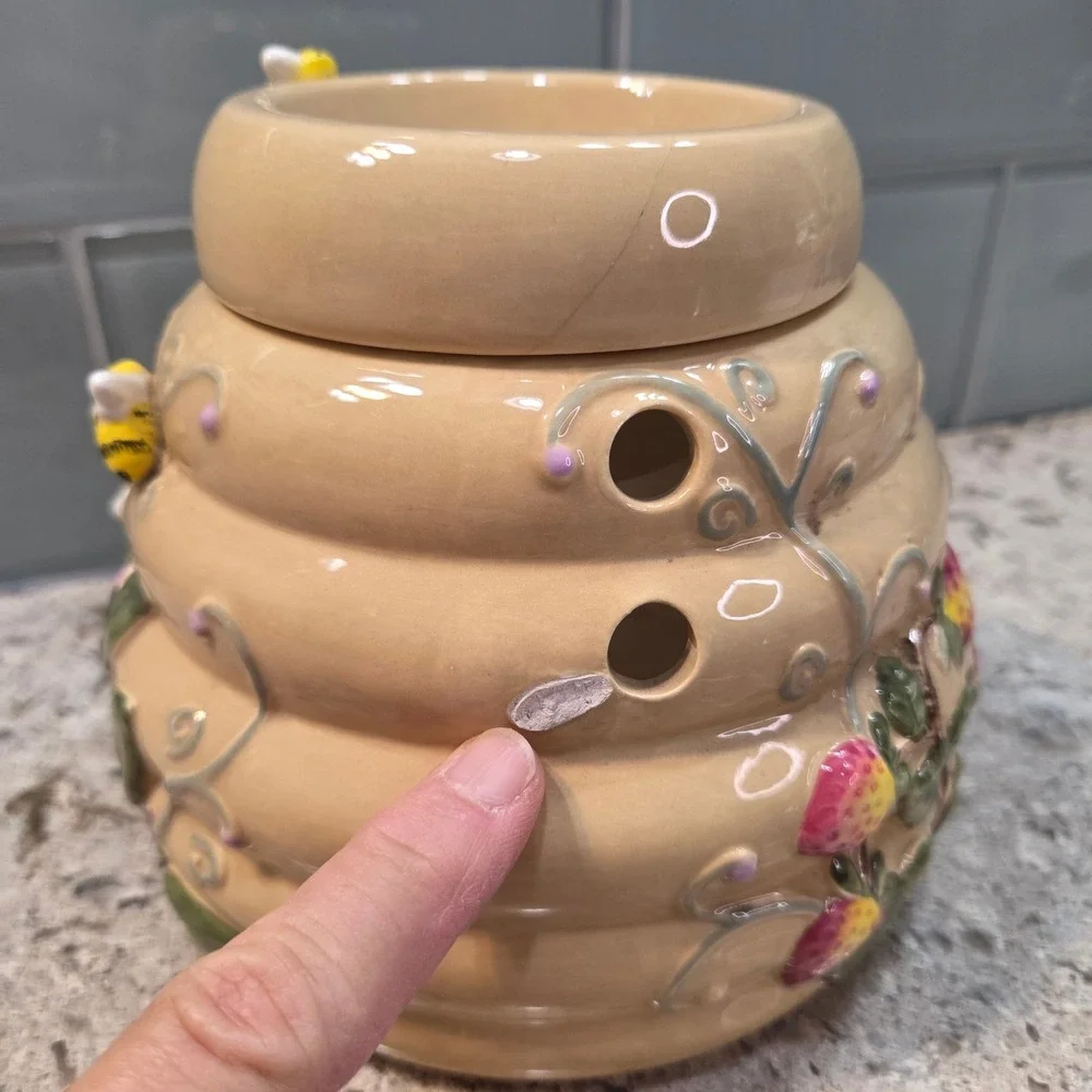 Vintage PartyLite Bee Hive Ceramic Wax Warmer Tea Light Holder Garden Bumble Bee